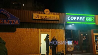 У Миколаєві власник магазину «взяв у заручники» продавчиню