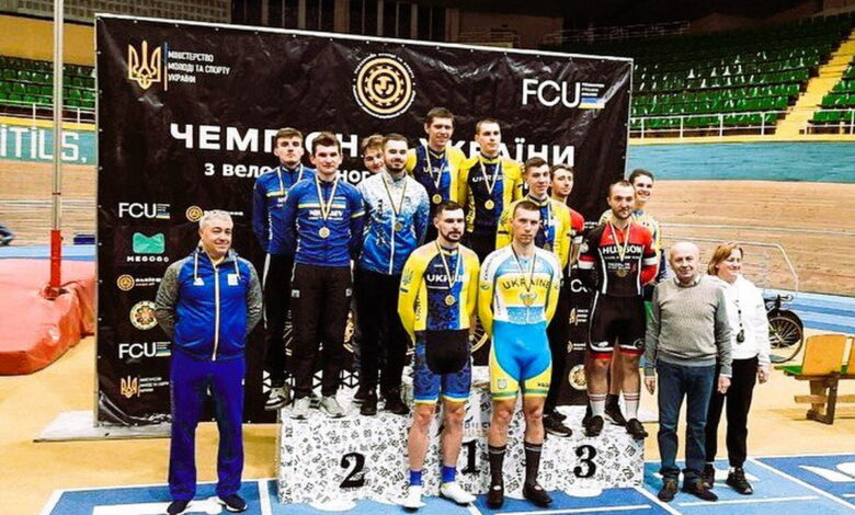 Велогонщики