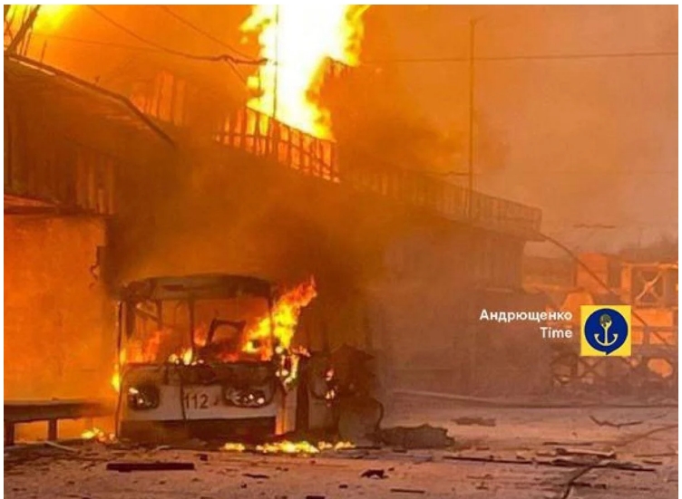 сгоревший тролейбус с рабочими: ракетний удар по ДніпроГЕС 22.03.2024
