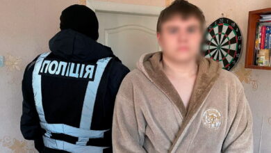 Збував наркотики