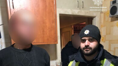 Вдарив викруткою опонента