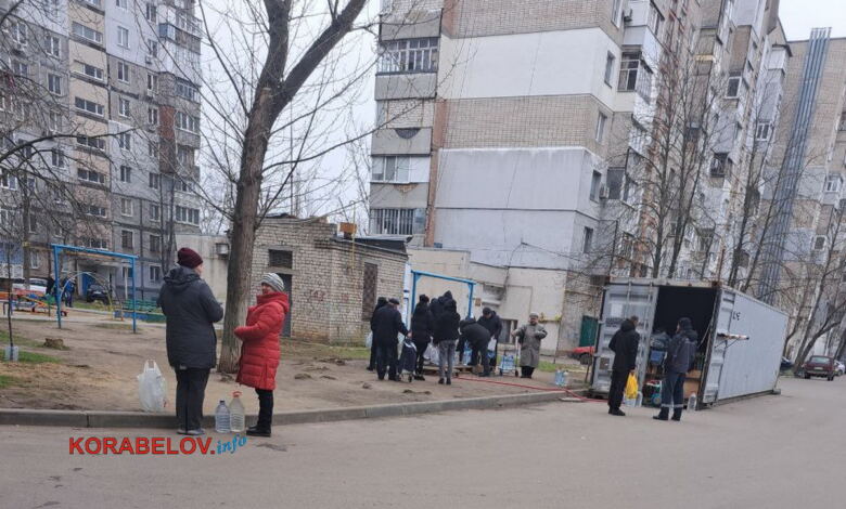 Мешканці Корабельного запасаються водою