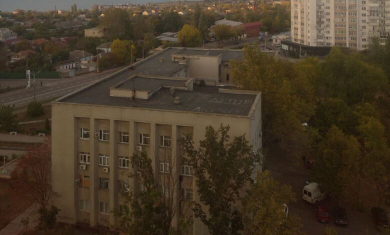 будівля райадміністрації на початку війни