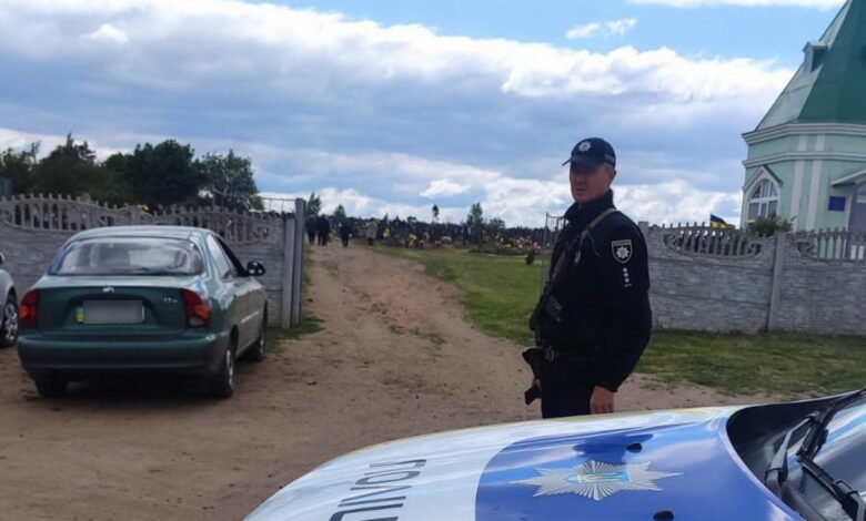 Мешка виявила на цвинтарі вибухонебезпечний предмет