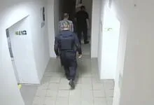 Підсудного Кругликова ведуть по коридору