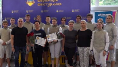 Вручення сертифікатів Аліні Полозюк та Ларисі Павленко