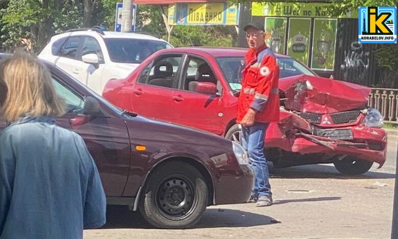 Аварія сталася на перехресті вулиці Південній та Богоявленського проспекту в Миколаєві