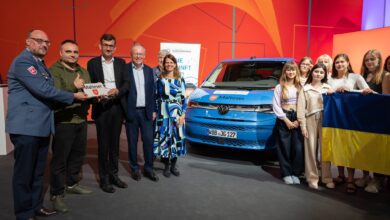 Школярам з Миколаєва було урочисто передано один автомобіль Volkswagen Multivan (T7) від Нижньої Саксонії