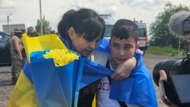 Сержант Наталія Мануїлова з сином після полону