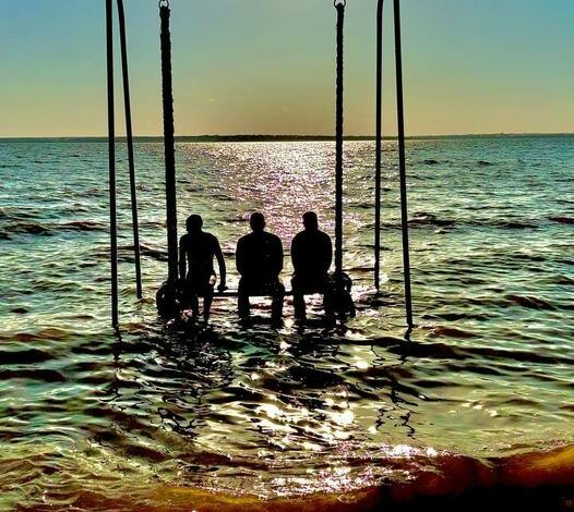 Гойдалка в селі Лупареве