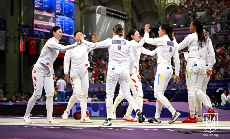 Фехтувальниці