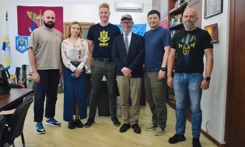 Кім і делегація