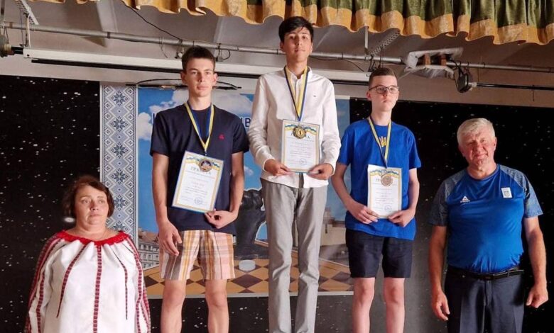 Матвій Колєсніков триразовий чемпіон з шашок