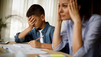 Збентежена мама школяра