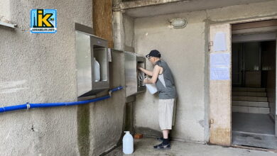 Пункт видачі очищеної води в райадміністрації Корабельного району