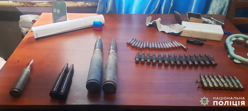 обшук за адресою мешканця Корабельного, що продавав боєприпаси