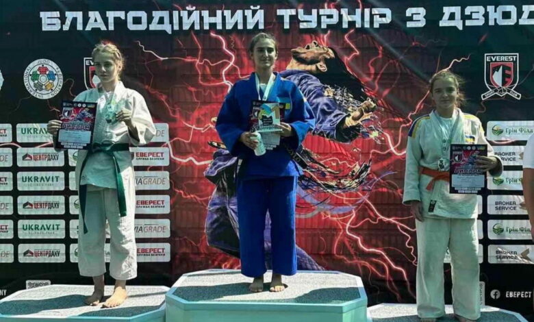 Призерки змагань