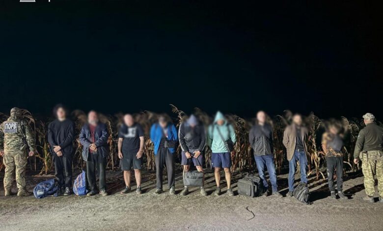 Втікачів затримали поблизу кордону України