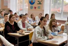 учні
