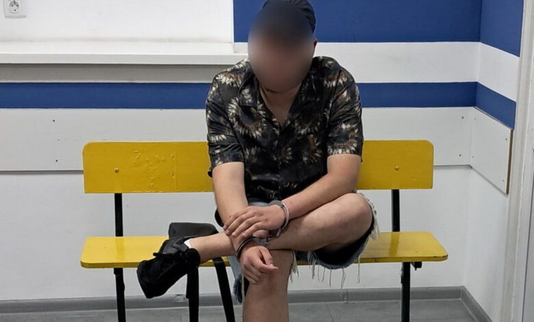 Хулігана затримано (фото патрульної поліції)