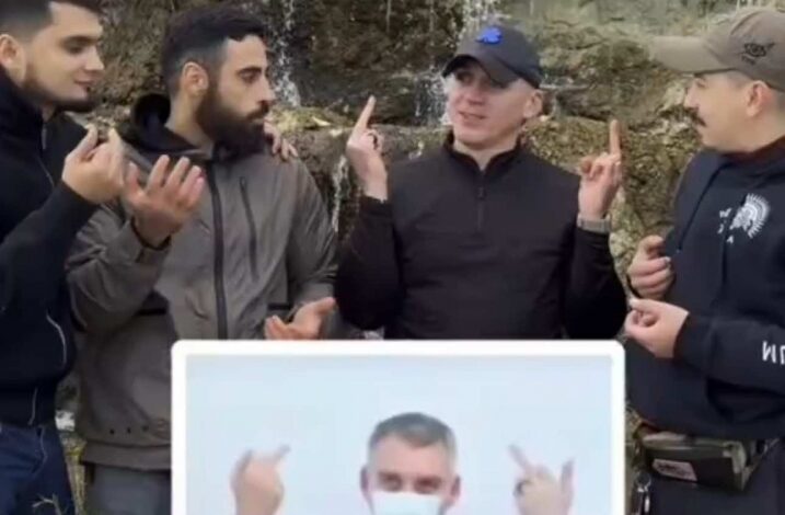 Сєнкевич з пальцями