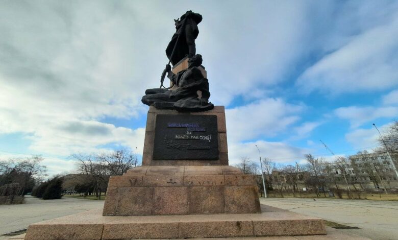 памятник адміралтейський сквер