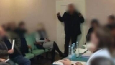 Депутат с гранатой на сессии