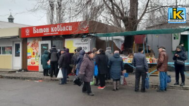 Черга до магазину в Корабельному районі Миколаєва