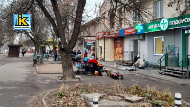 Стихійна торгівля по пр. Богоявленському, 311
