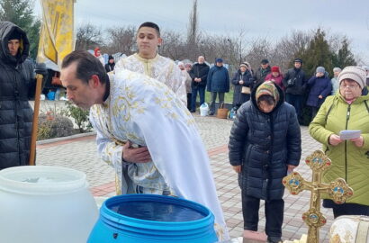 Водохреще в Корабельному районі: купання, молитви за перемогу, запускання голубів