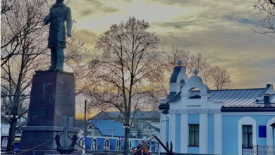 Памʼятник Степану Макарову стоїть на Набережній Миколаєва