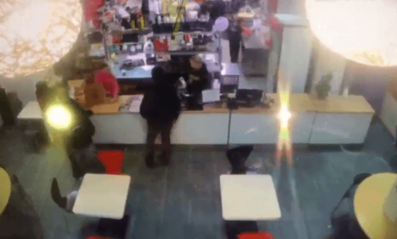 Заклад, у який кинули гранату