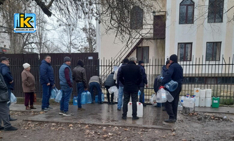 Черга за питною водою в Корабельному районі Миколаєва