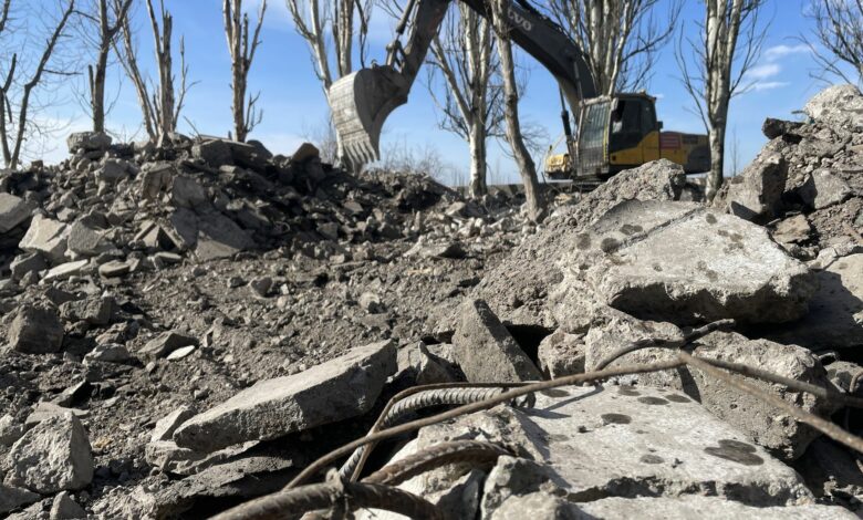 Важка техніка розбирає завали (фото "Суспільного")
