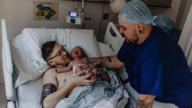 Щаслива сім'я? (фото Daily Mirror)
