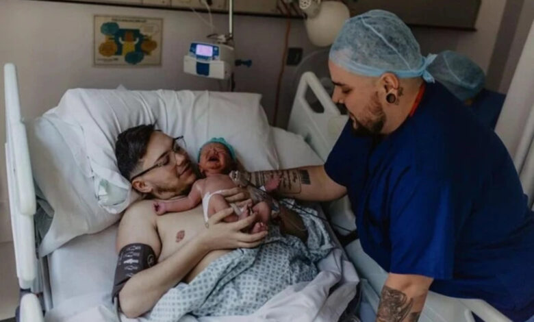 Щаслива сім'я? (фото Daily Mirror)