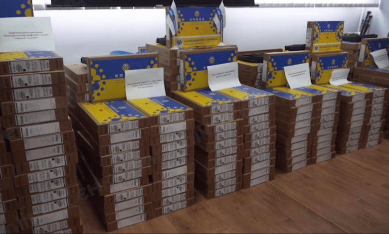 Ноутбуки з Тайваню для освітян