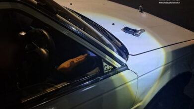 Пістолет на кузові автомобіля