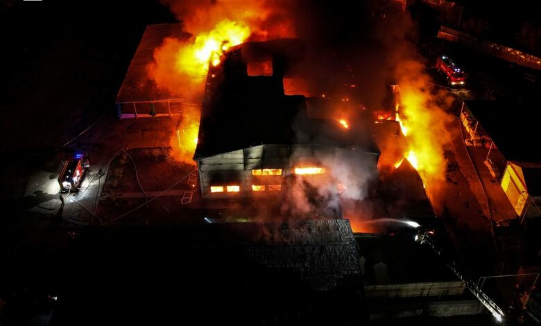 Гасіння пожежі на складах у Миколаєві