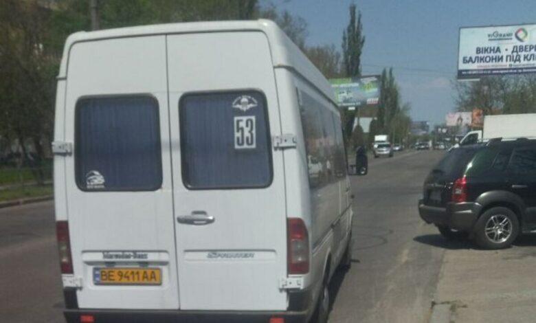 Маршрутка з водієм-позорником