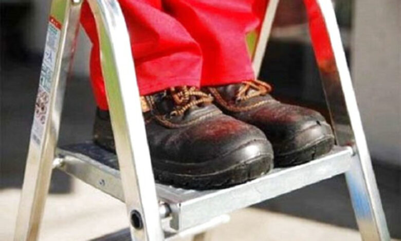 Робота на висоті може бути небезпечною!