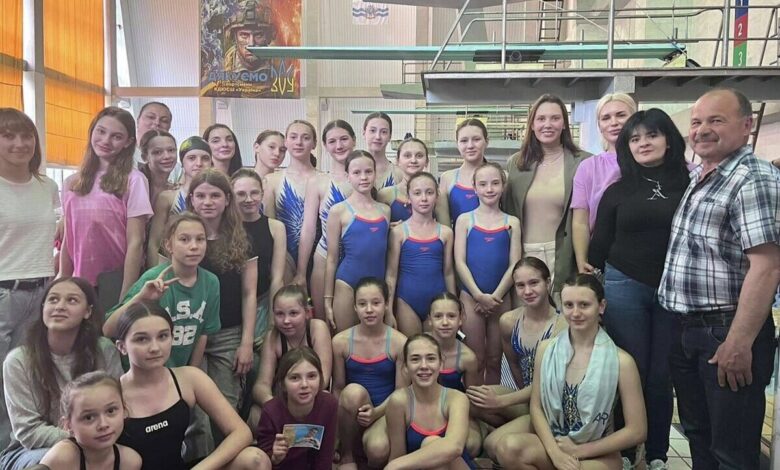 Марта Фєдіна і майбутні зірки українського сінхрону