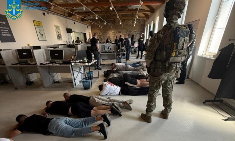 Ці "банкіри" вже нікого не ошукають.