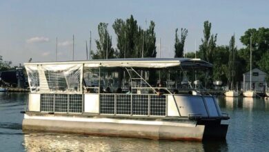 Катамаран "Фарад" на маршруті (фото Facebook)