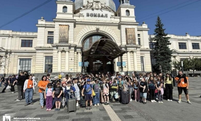 На залізничному вокзалі Івано-Франківська: до відпочинку готові!