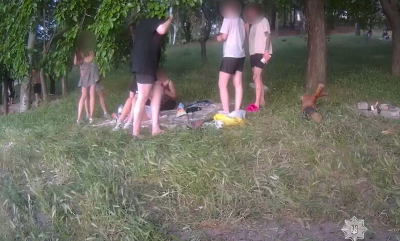 Компанія на пляжі "Чайка" 02.06.2025