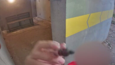 За мить до пошкодження камери (скрін з камери відеонагляду)