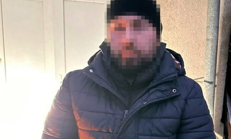 поліцейський-зрадник, передавав дані ворогу