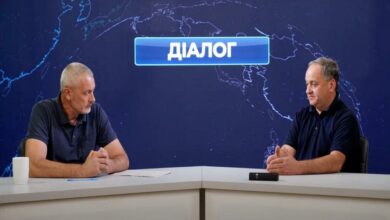Перший заступник міського голови Віталій Луков (праворуч)