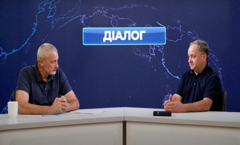 Перший заступник міського голови Віталій Луков (праворуч)